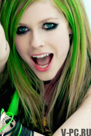 Avril Lavigne Green Hair