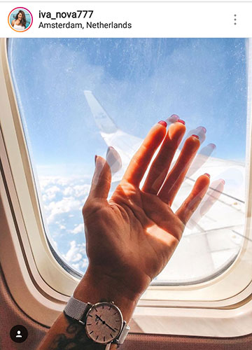 summer photo for instagram on a plane