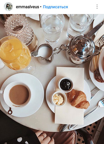 autumn photo ideas for instagram - cafe breakfast layout